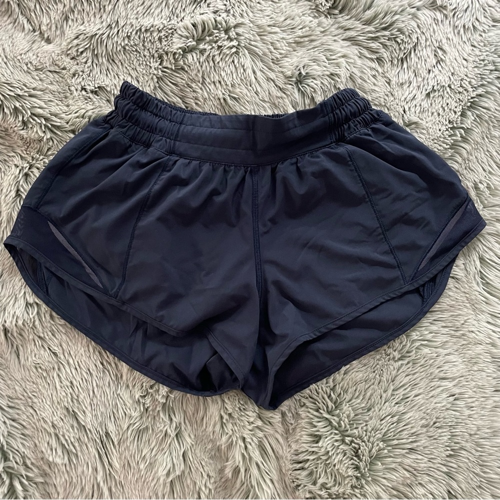 Lululemon 2.5” Hotty Hot Shorts